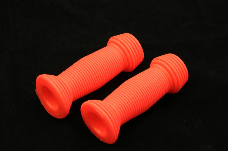 Bicycle chain hook-PAIR CHILDREN CYCLE BAR OR KIDS HANDLEBAR GRIPS 19mm 3-4"BIKES TRIKES TOYS PINK