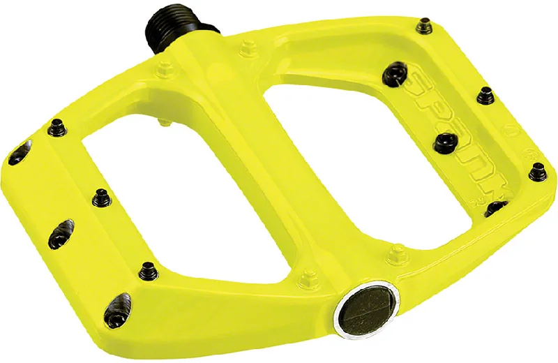 Bicycle rack pad-Spank SPOON DC Platform Pedals Body: Aluminum Spindle: Cr-Mo 9/16 Yellow