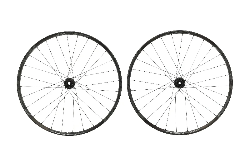 Bicycle mud shield-Race Face ARC 27 Offset Aluminum Tubeless 29" Wheelset