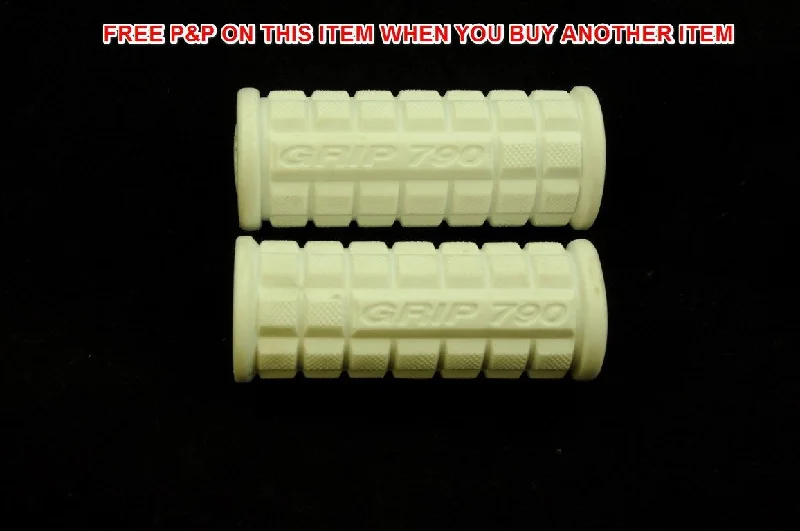 Bike tire bar-PAIR WHITE CHILDS BIKE-TRIKE-SCOOTER HANDLEBAR GRIPS 80mm KIDDIES CHILDREN CYCLE